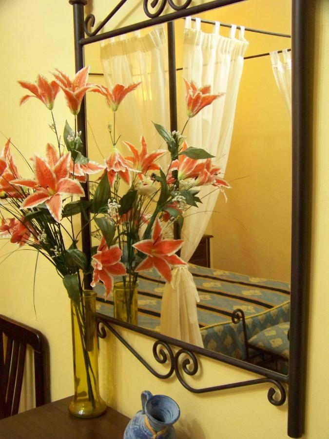 Hostal El Lirio Bollullos Par del Condado Bilik gambar