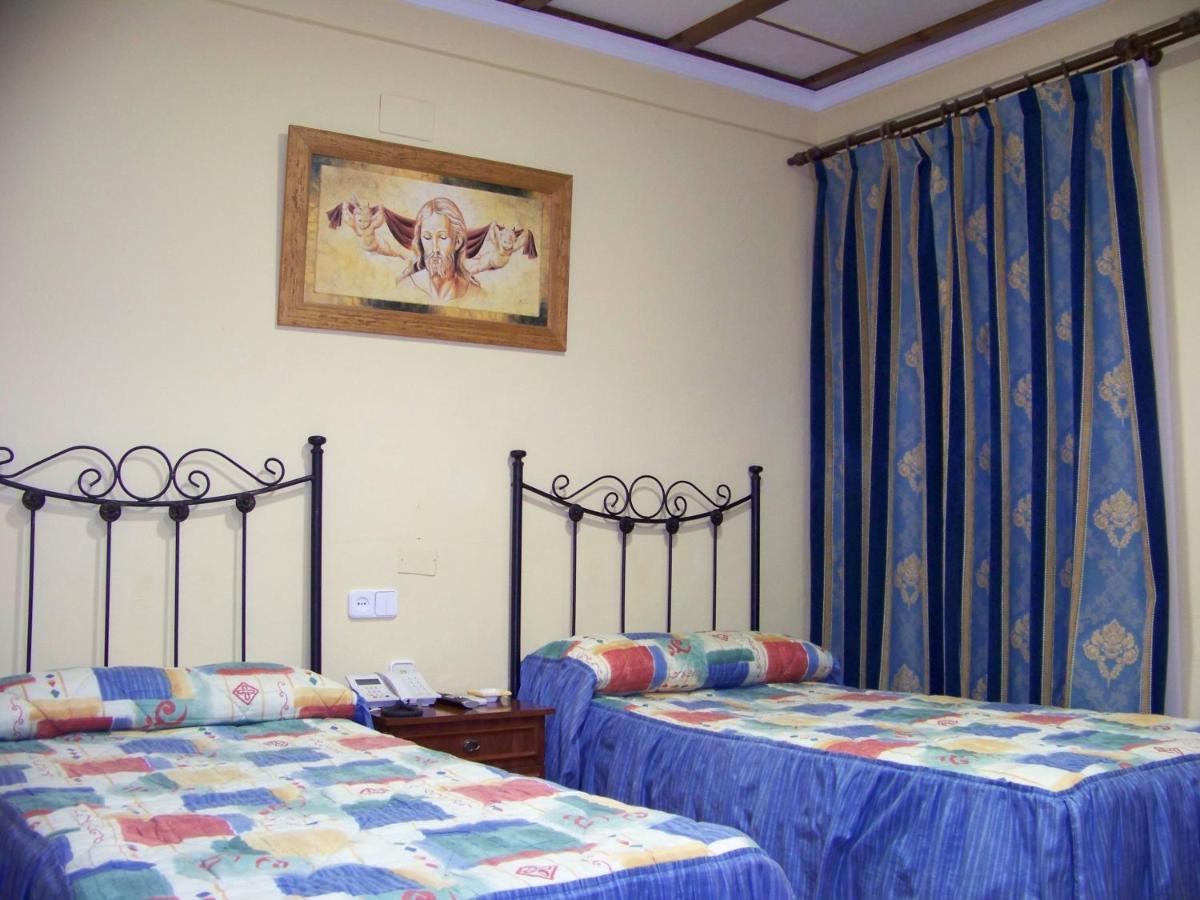 Hostal El Lirio Bollullos Par del Condado Bilik gambar