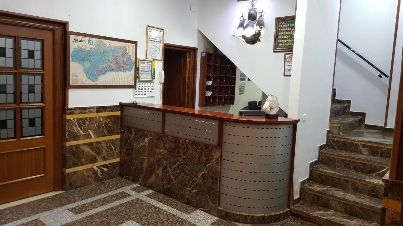 Hostal El Lirio Bollullos Par del Condado Luaran gambar