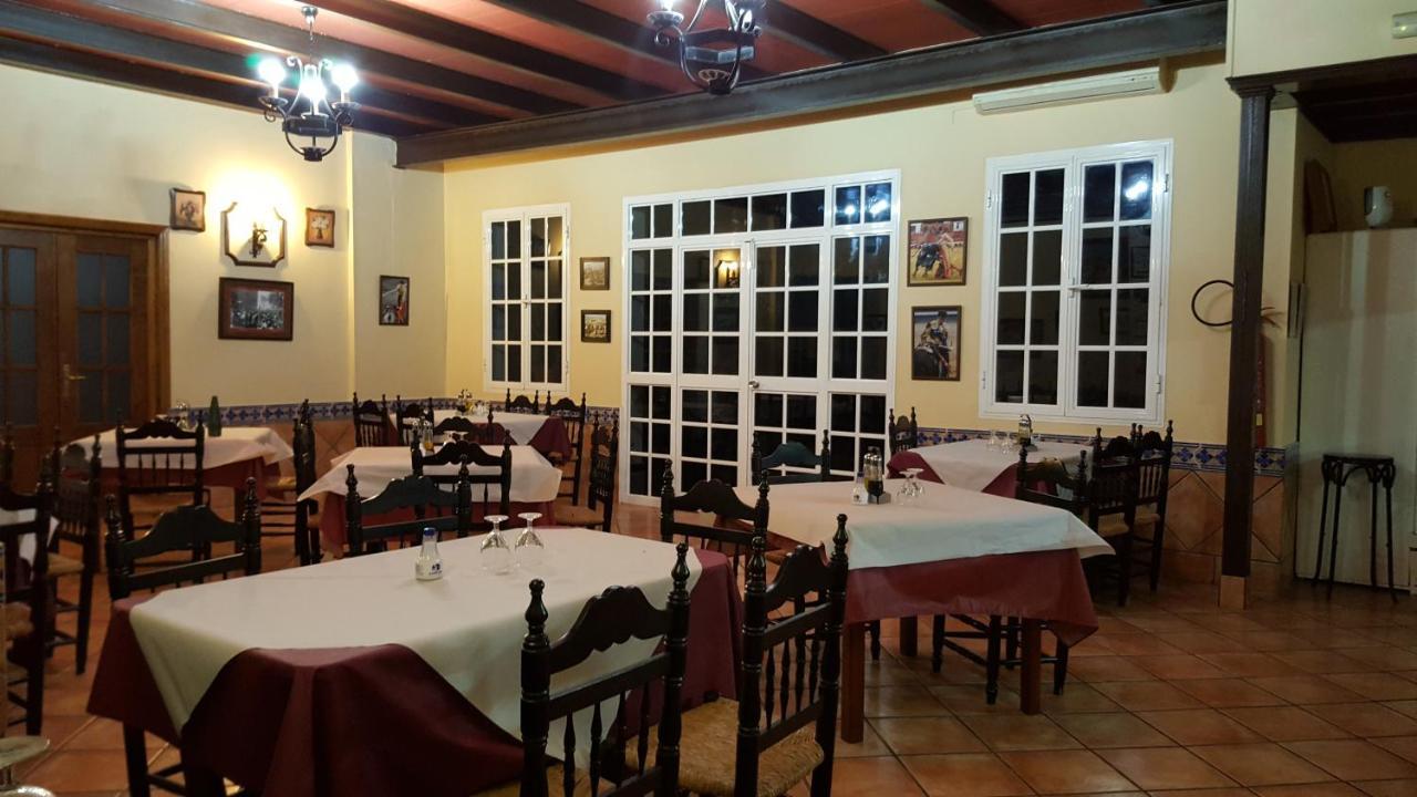 Hostal El Lirio Bollullos Par del Condado Luaran gambar
