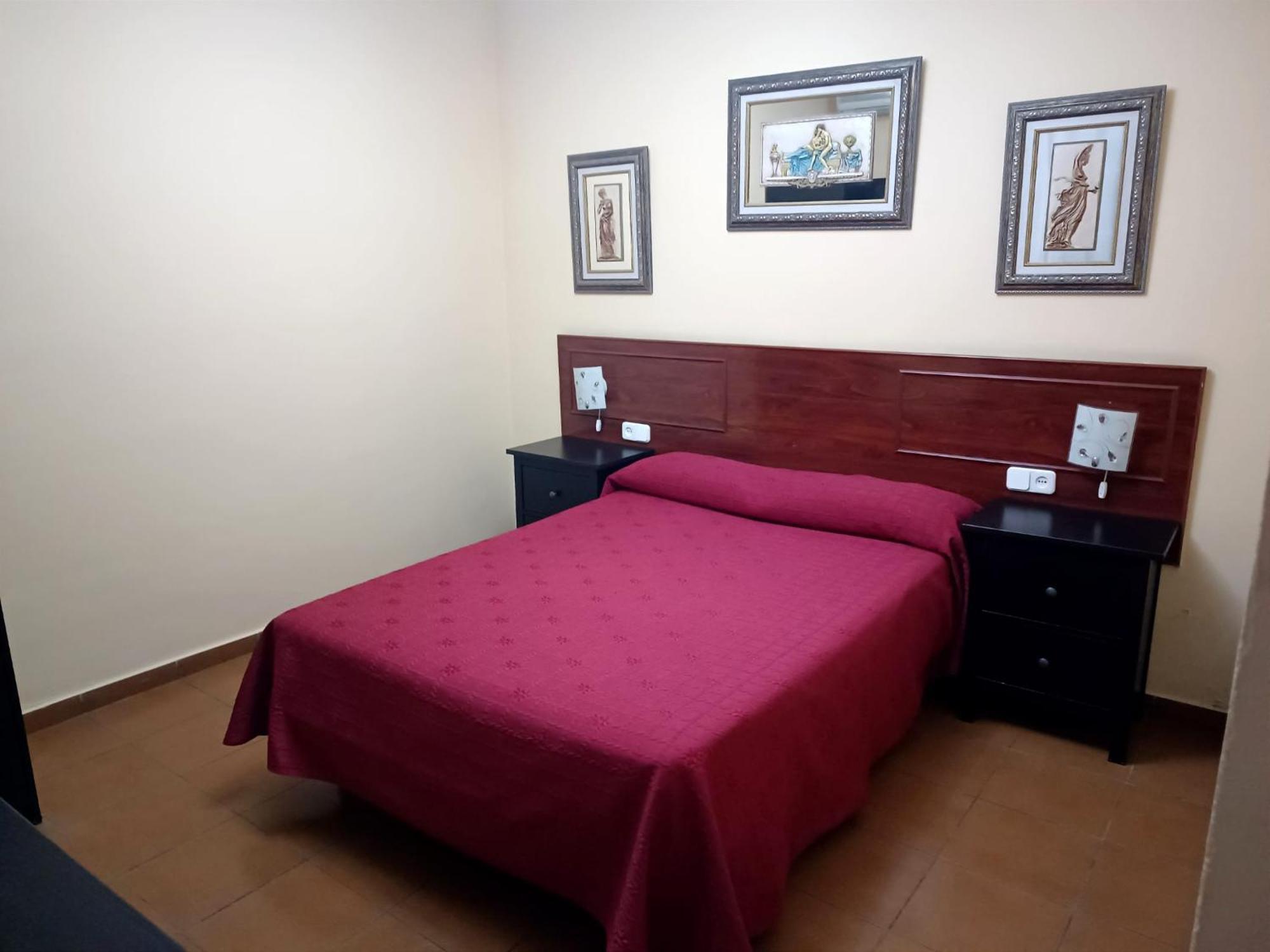 Hostal El Lirio Bollullos Par del Condado Luaran gambar