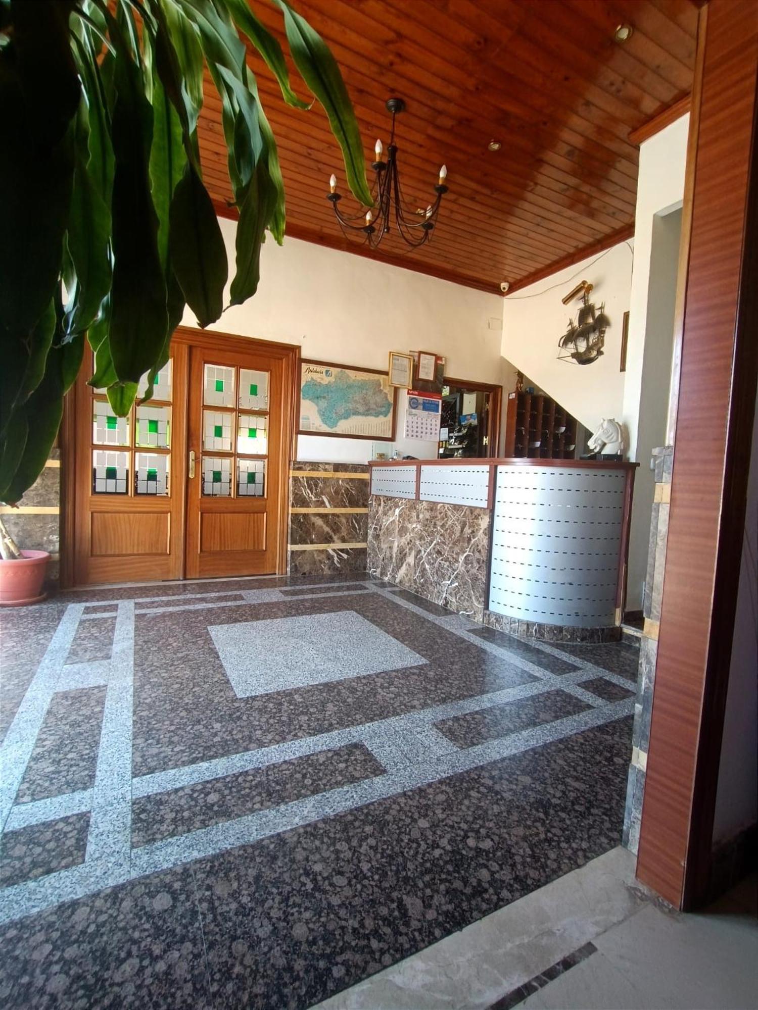 Hostal El Lirio Bollullos Par del Condado Luaran gambar